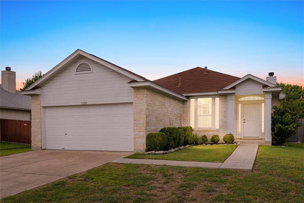 133 Sapphire Lake DR, Kyle, TX 78640