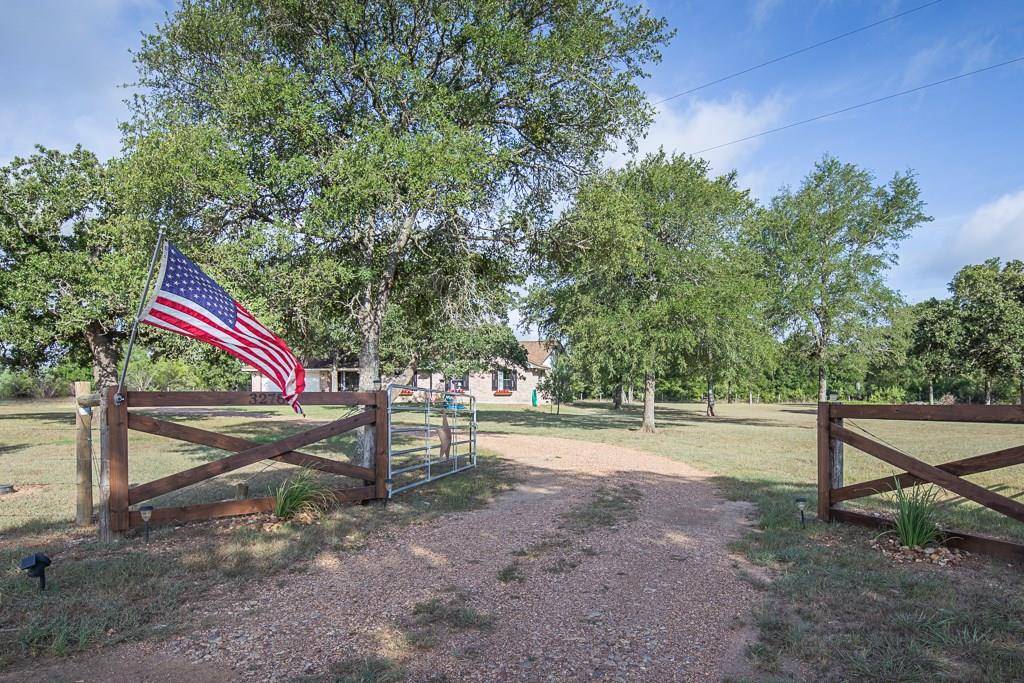 3278 County Road 205 RD, Giddings, TX 78942