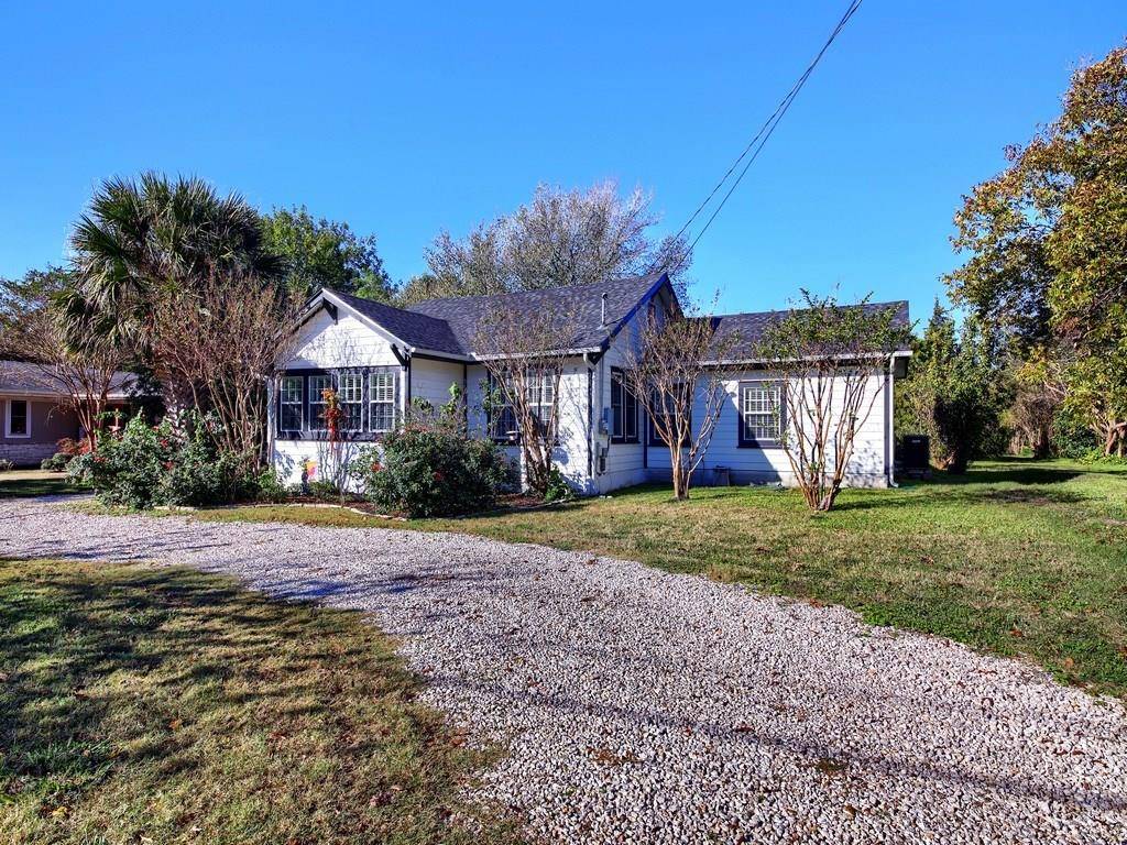 611 Sloan ST, Taylor, TX 76574