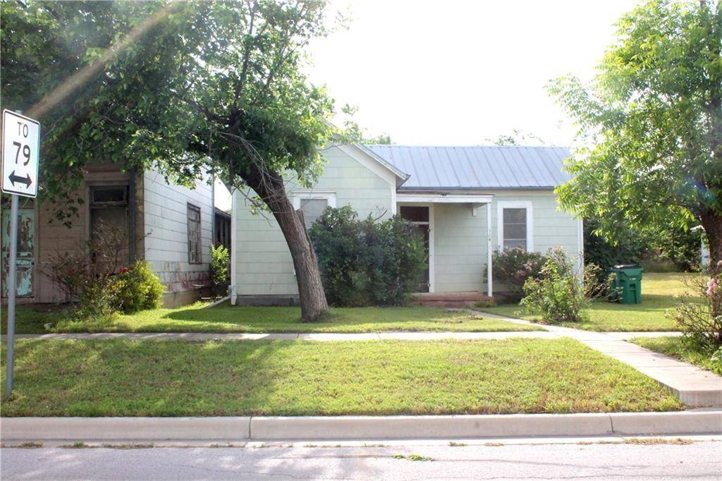 306 Washburn ST, Taylor, TX 76574