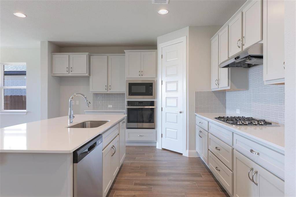 141 Rocky River RD, Georgetown, TX 78628