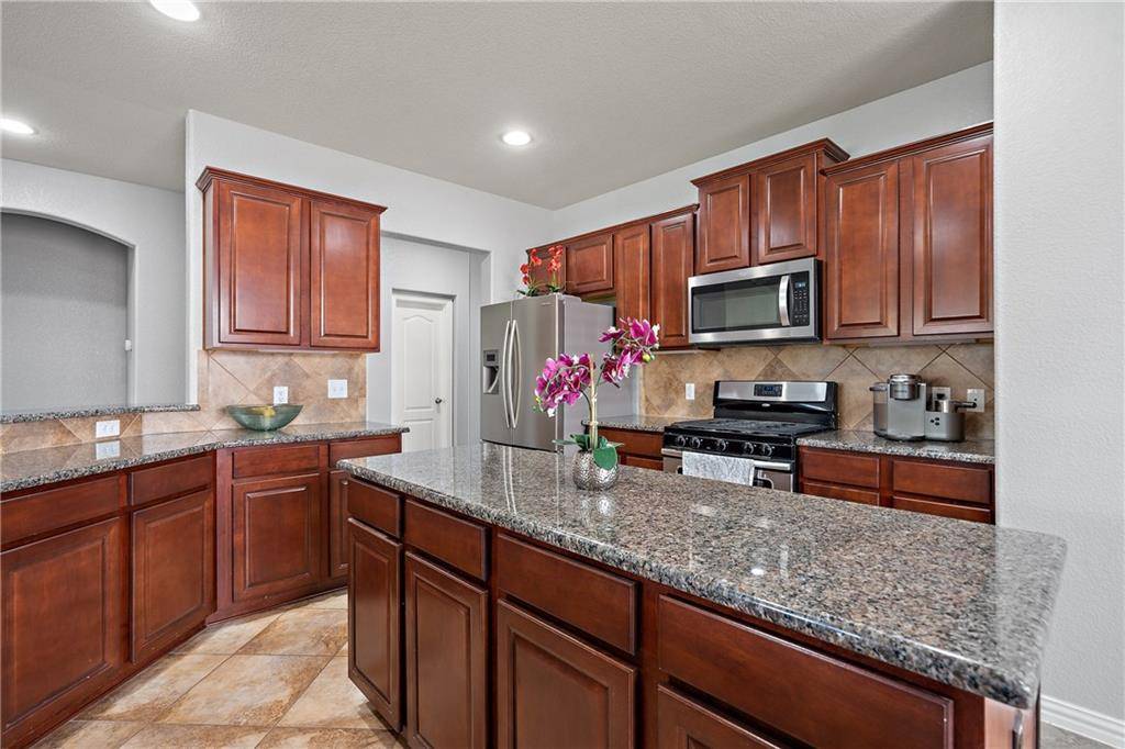 158 Blossom Valley STRM, Buda, TX 78610
