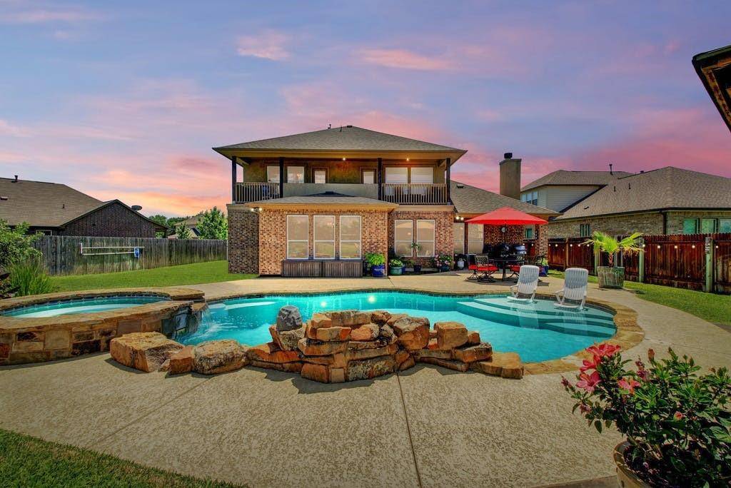 1126 Enclave WAY, Hutto, TX 78634