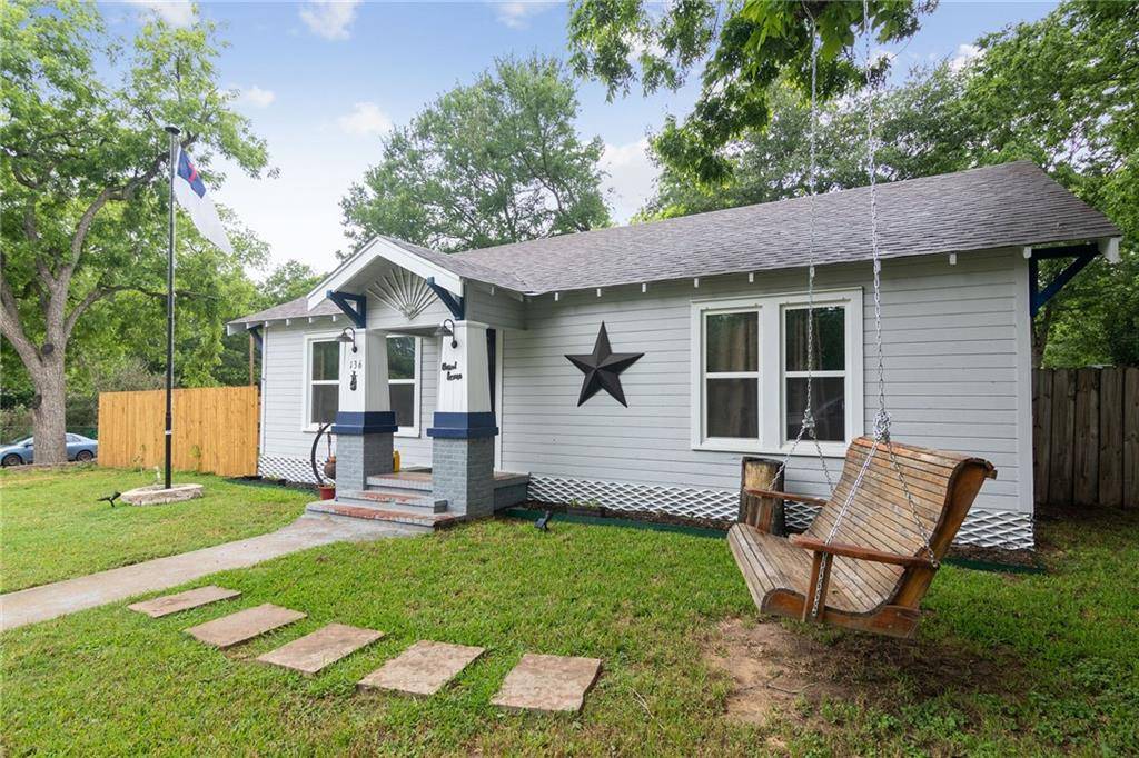 136 W Davilla Ave, Rockdale, TX 76567