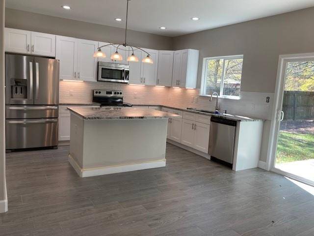115 E Kikipua LN, Bastrop, TX 78602