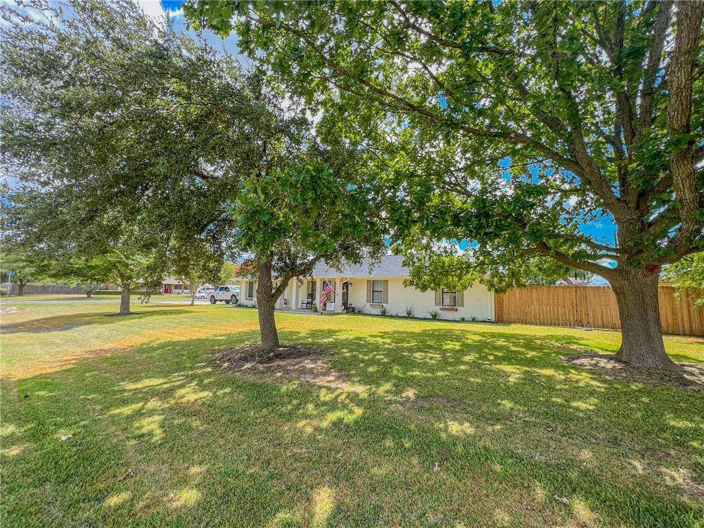 201 W Avenue A, Jarrell, TX 76537