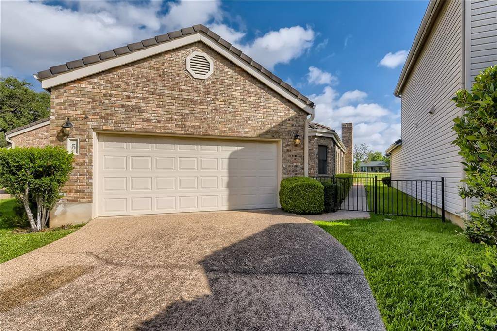 5 Champion LN, Lakeway, TX 78734