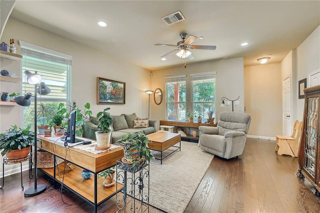 532 Lookout Tree LN, Round Rock, TX 78664