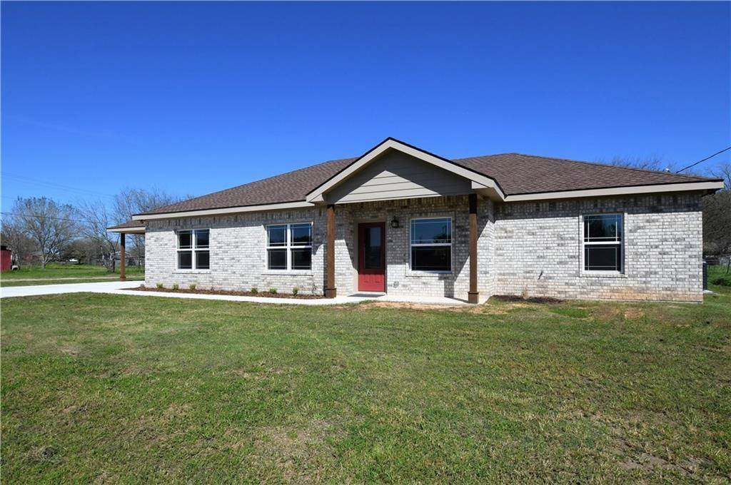 846 Giddings ST, Lexington, TX 78947