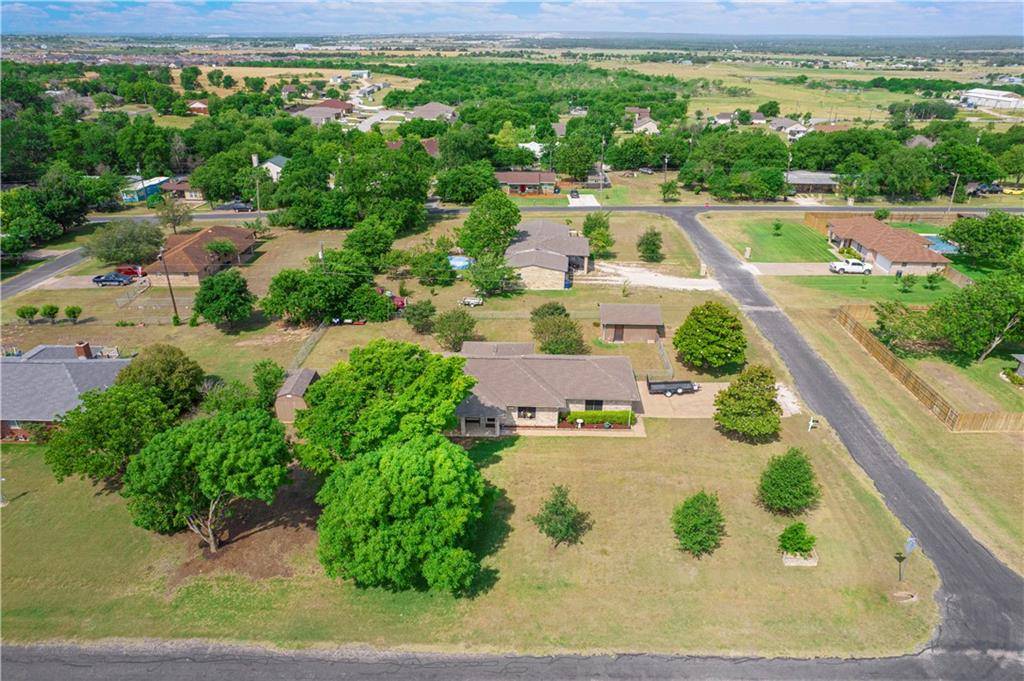811 N 4th ST, Jarrell, TX 76537