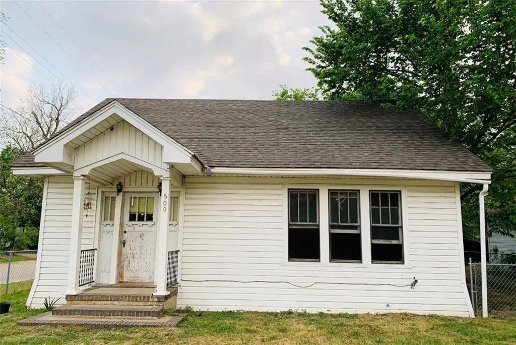 500 E 9th ST, Cameron, TX 76520