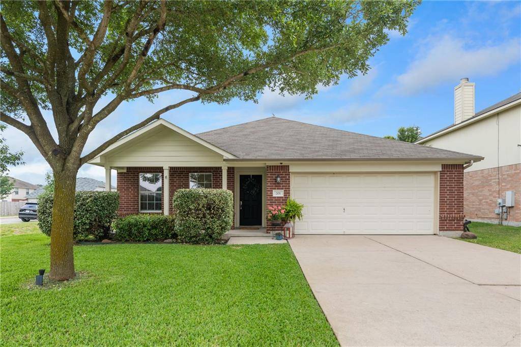 201 Hanstrom DR, Hutto, TX 78634