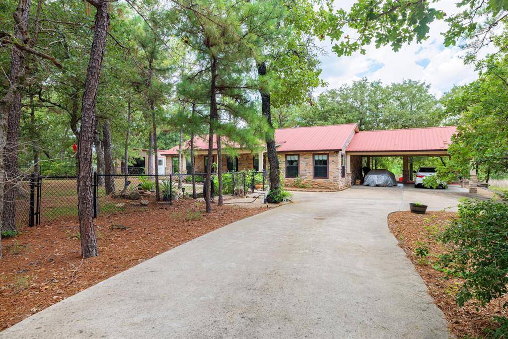 124 Mulberry LN, Bastrop, TX 78602