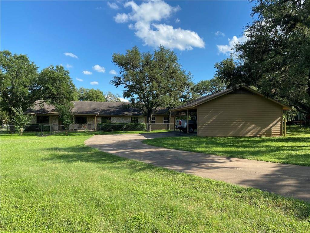 73 Country Oaks DR, Buda, TX 78610