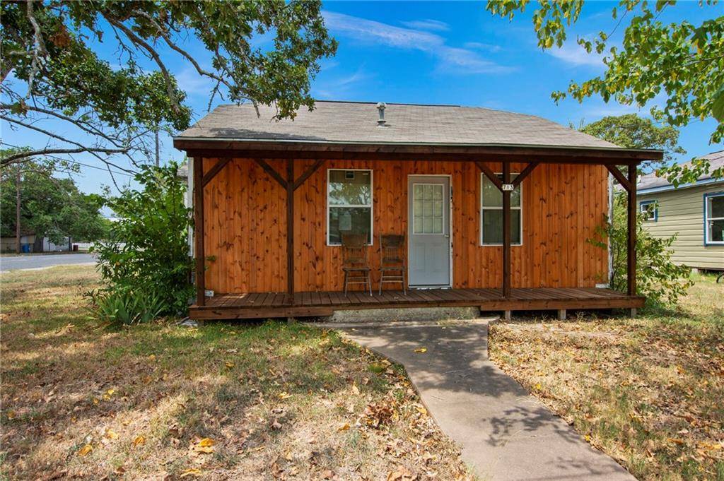 713 N Polk ST, Giddings, TX 78942