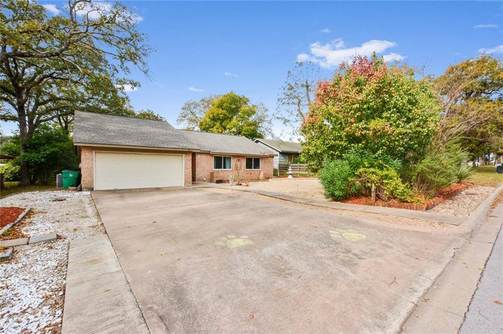 501 Calhoun DR, Rockdale, TX 76567