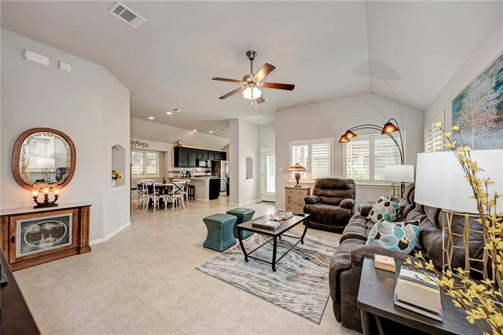 392 Tilly LN, Buda, TX 78610