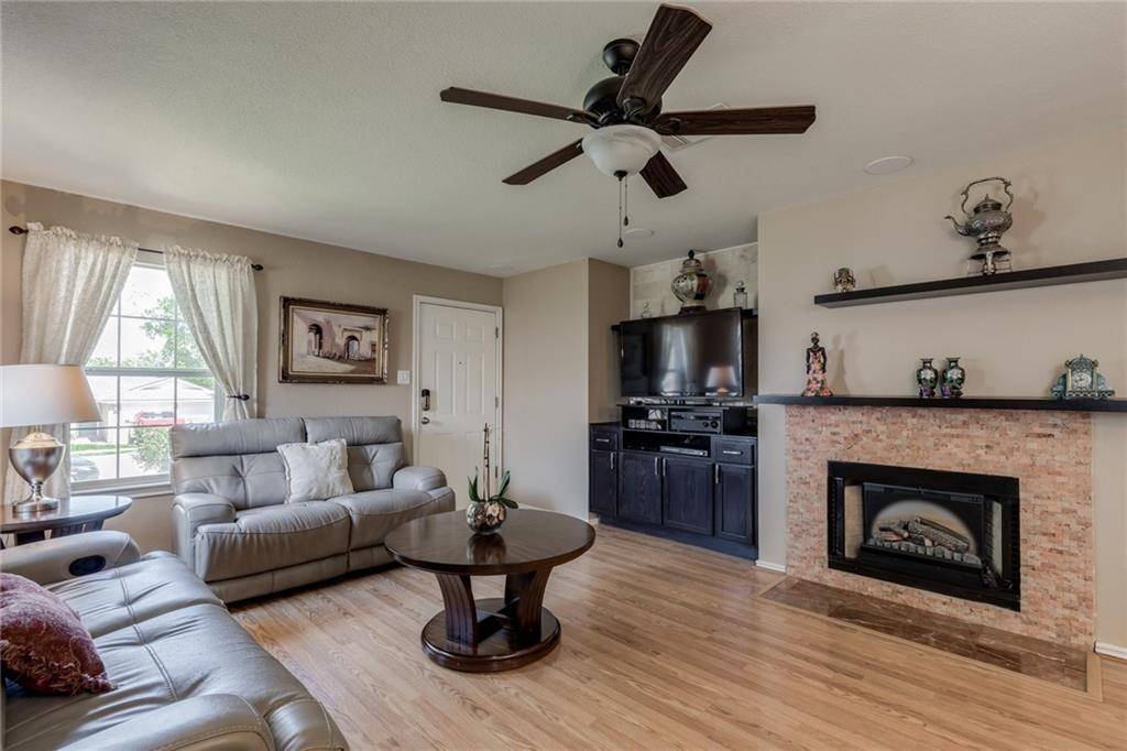 2349 Friarcreek LOOP, Round Rock, TX 78664