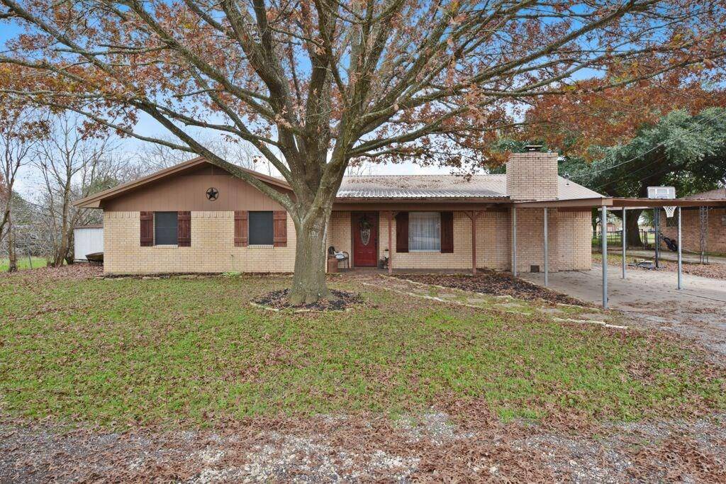 106 Alamo ST, Thorndale, TX 76577