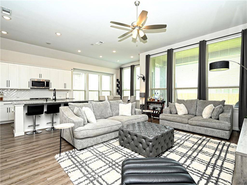 102 Docking Iron DR, Hutto, TX 78634