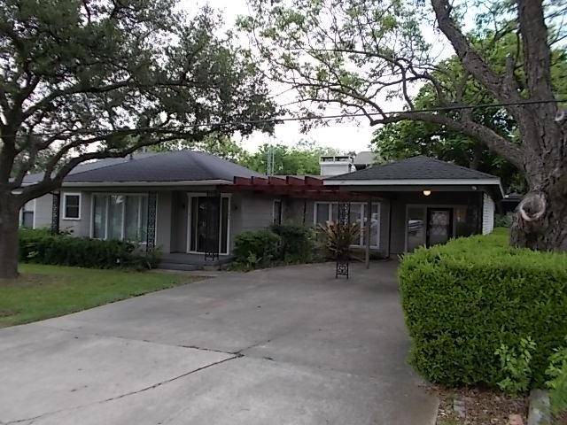 305 Taylor ST, Hutto, TX 78634