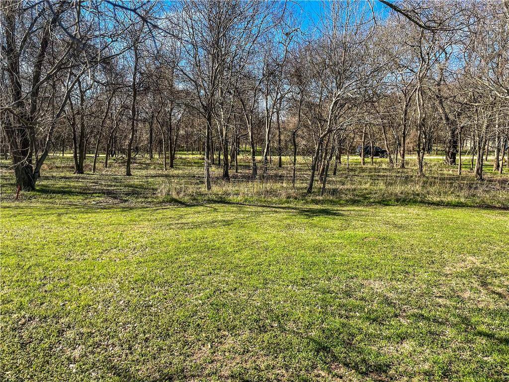 124 Kahana LN, Bastrop, TX 78602