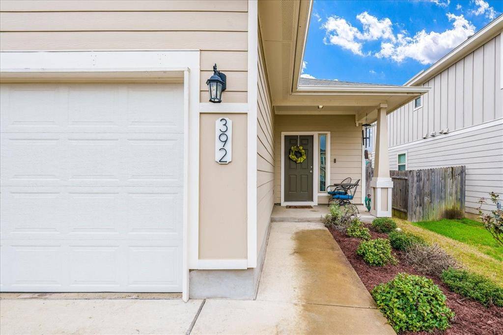 392 Eagle Brook LN, Buda, TX 78610