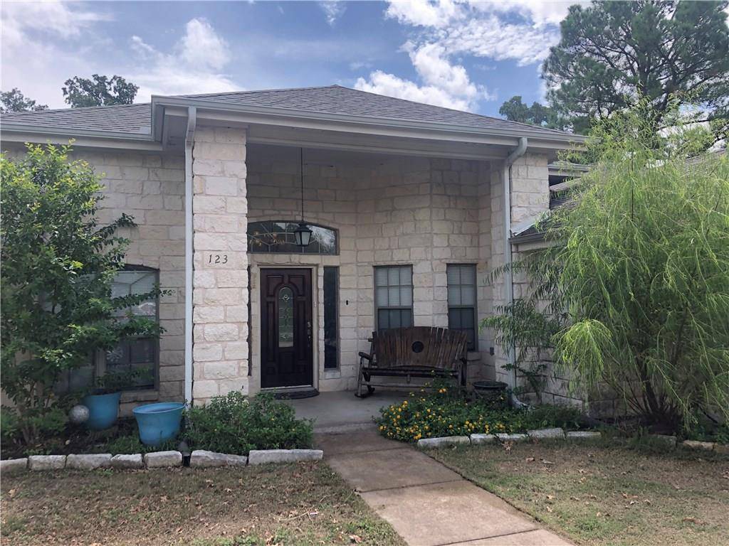 123 Briar Forest DR, Bastrop, TX 78602