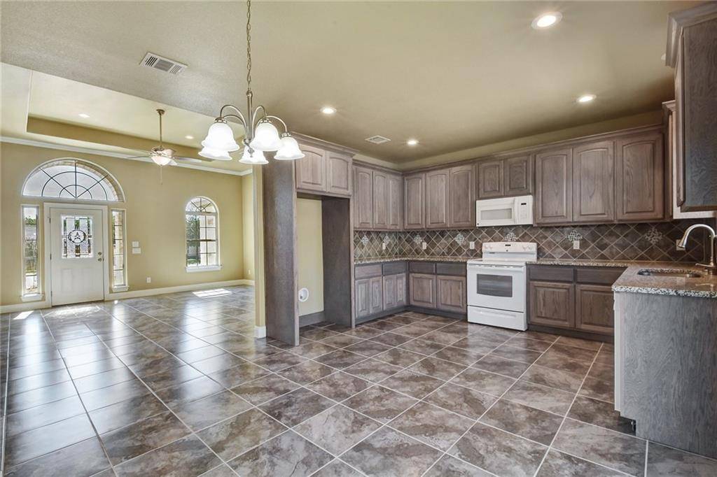 207 Clyde RUN, Fredericksburg, TX 78624
