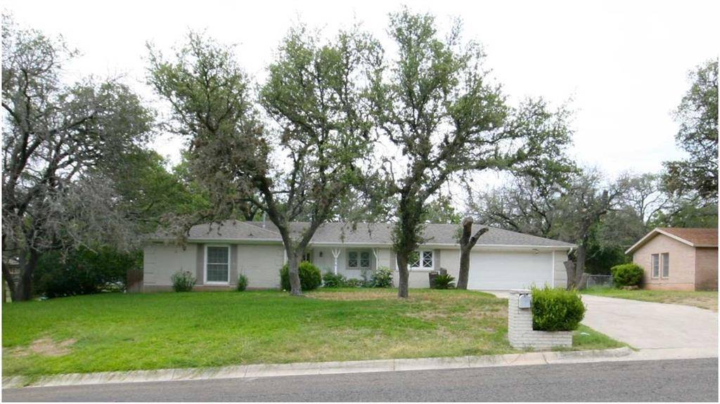 1306 W 1st ST, Lampasas, TX 76550
