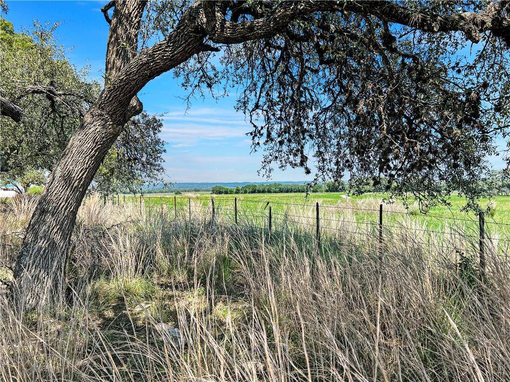 236 Thriving Oak DR, Fredericksburg, TX 78624
