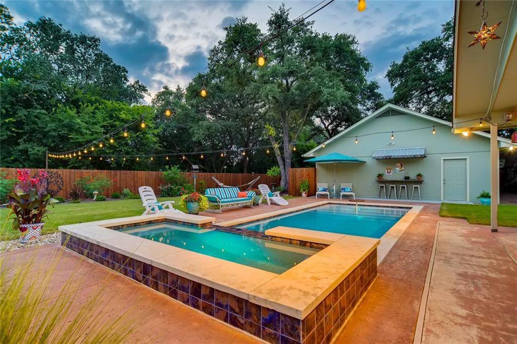 421 Canyon Wren DR, Buda, TX 78610