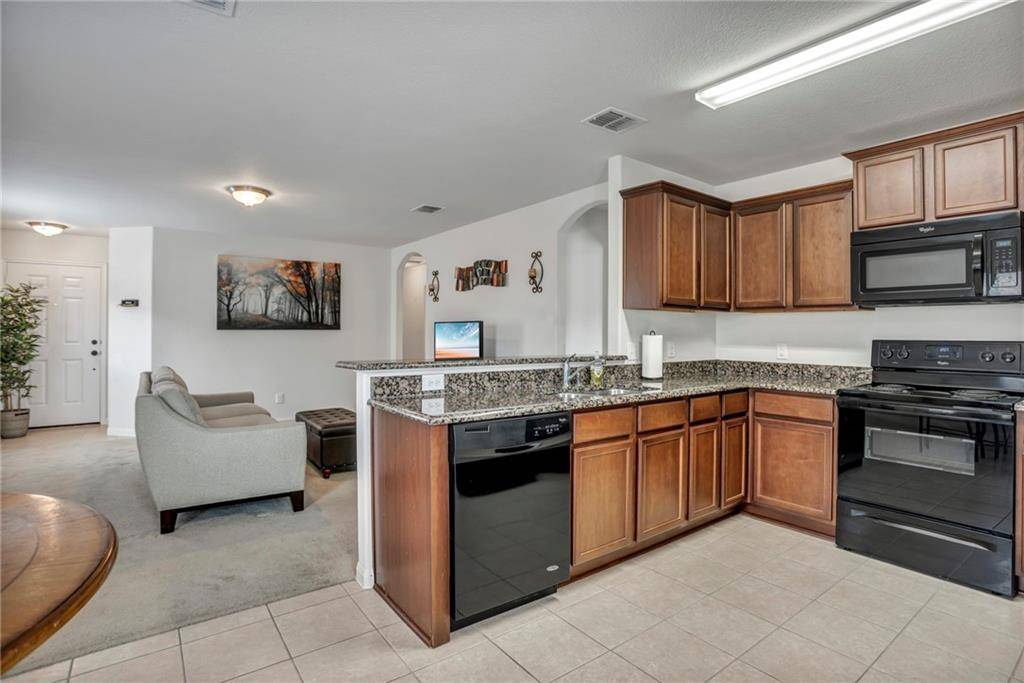 121 Robertson LN, Jarrell, TX 76537