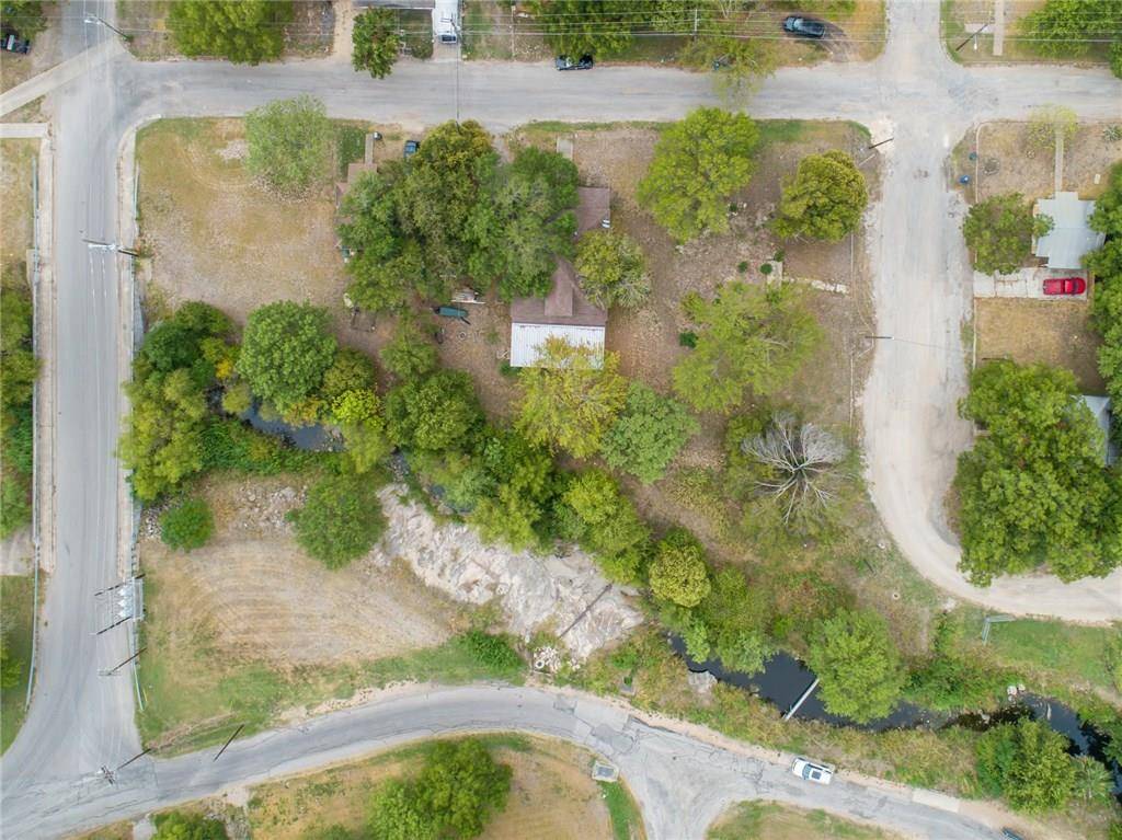 201 E 11th ST, Taylor, TX 76574