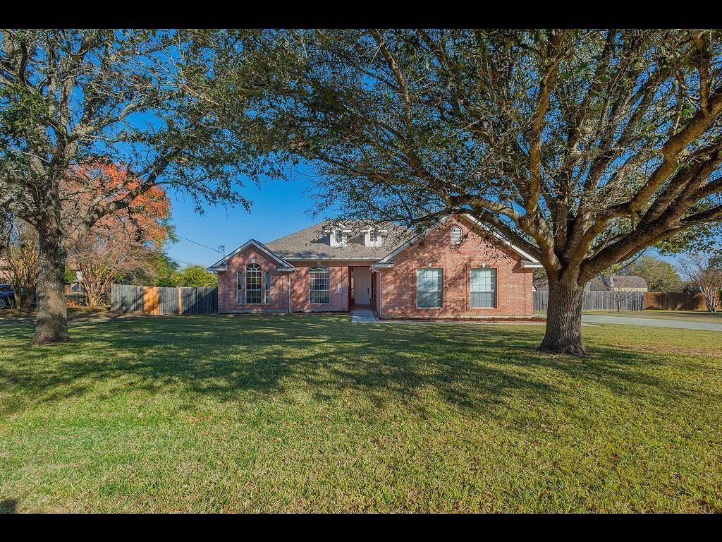 110 Meadow Woods DR, Kyle, TX 78640