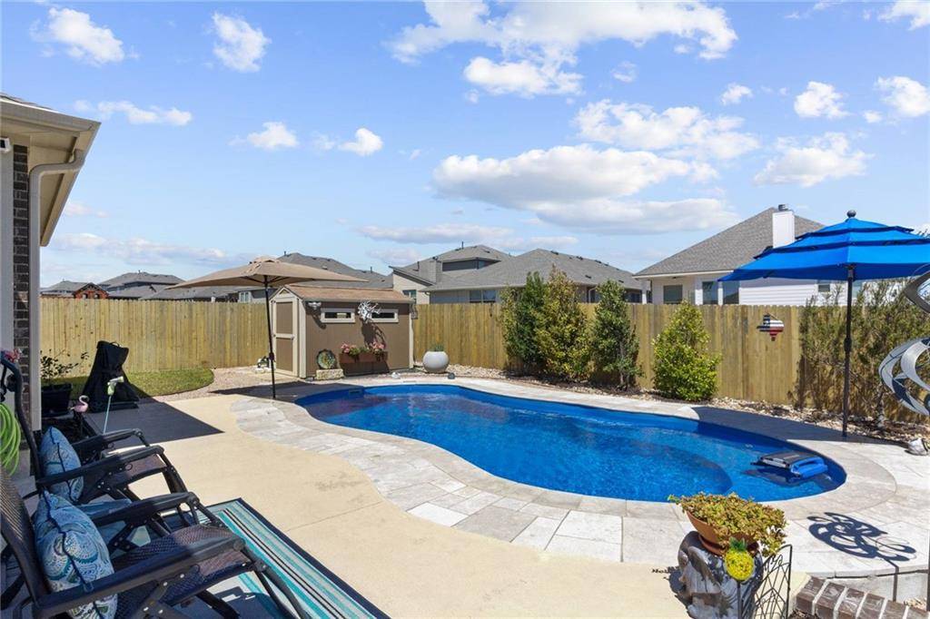 555 Tanda LN, Hutto, TX 78634