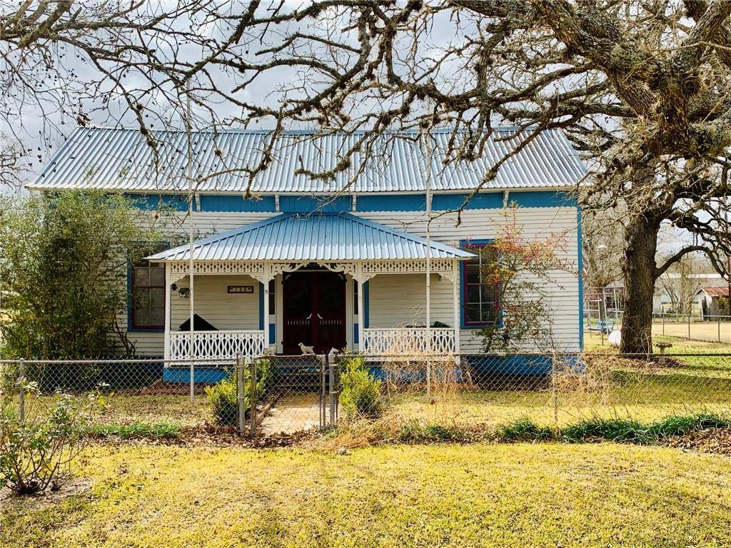 128 E Hollmann ST, Ellinger, TX 78938