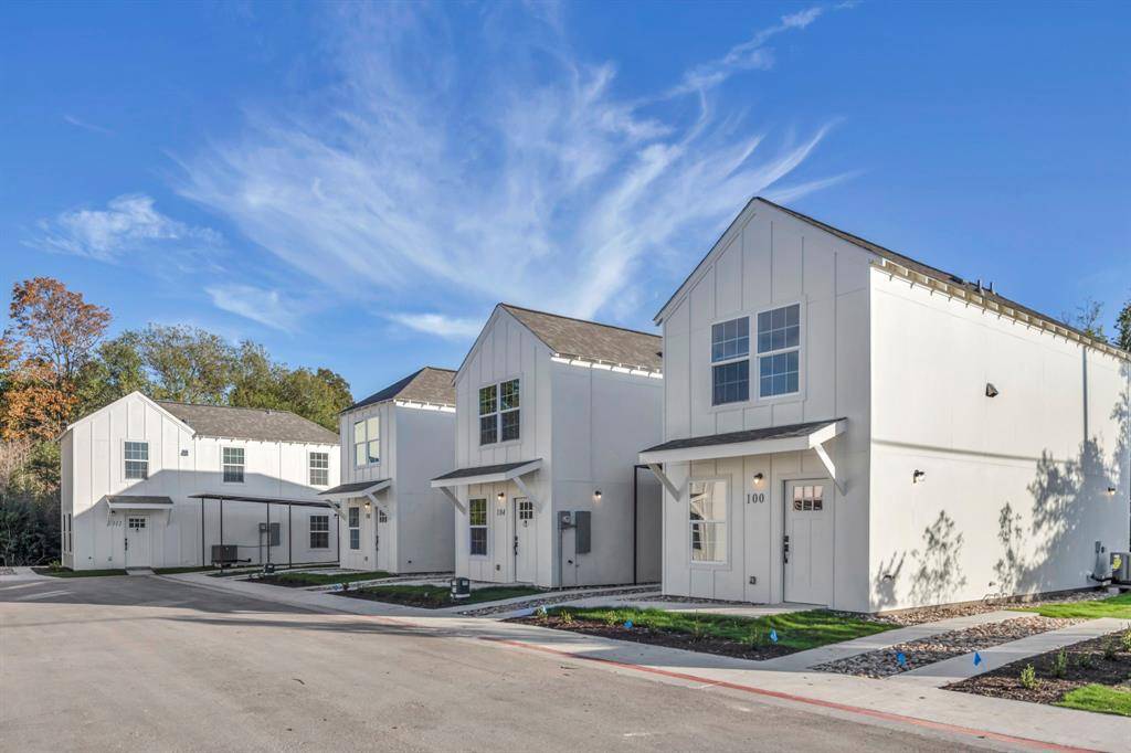 350 Debus DR #208, Taylor, TX 76574