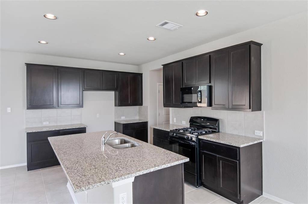 96 Bent Trail LN, Georgetown, TX 78628