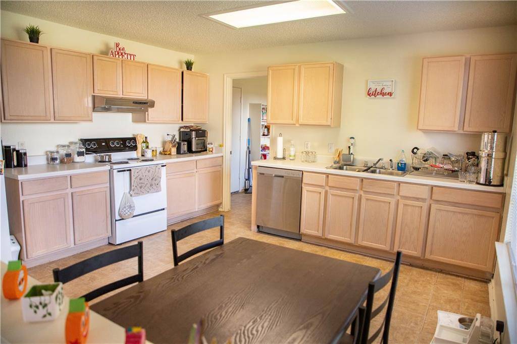 931 Whispering Hollow DR, Kyle, TX 78640