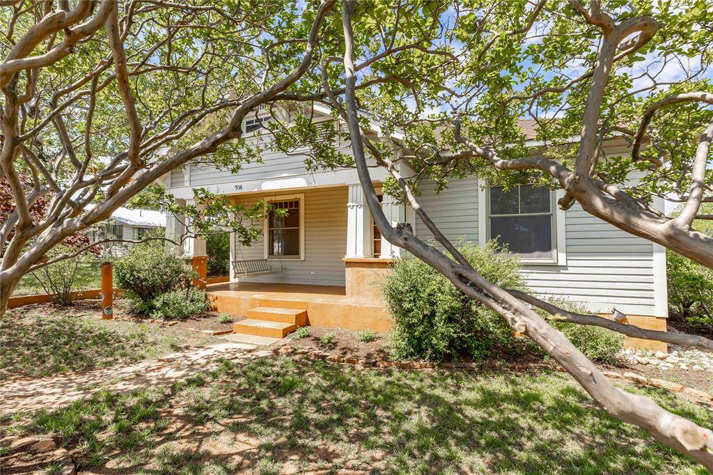 706 Henrietta ST, Fredericksburg, TX 78624