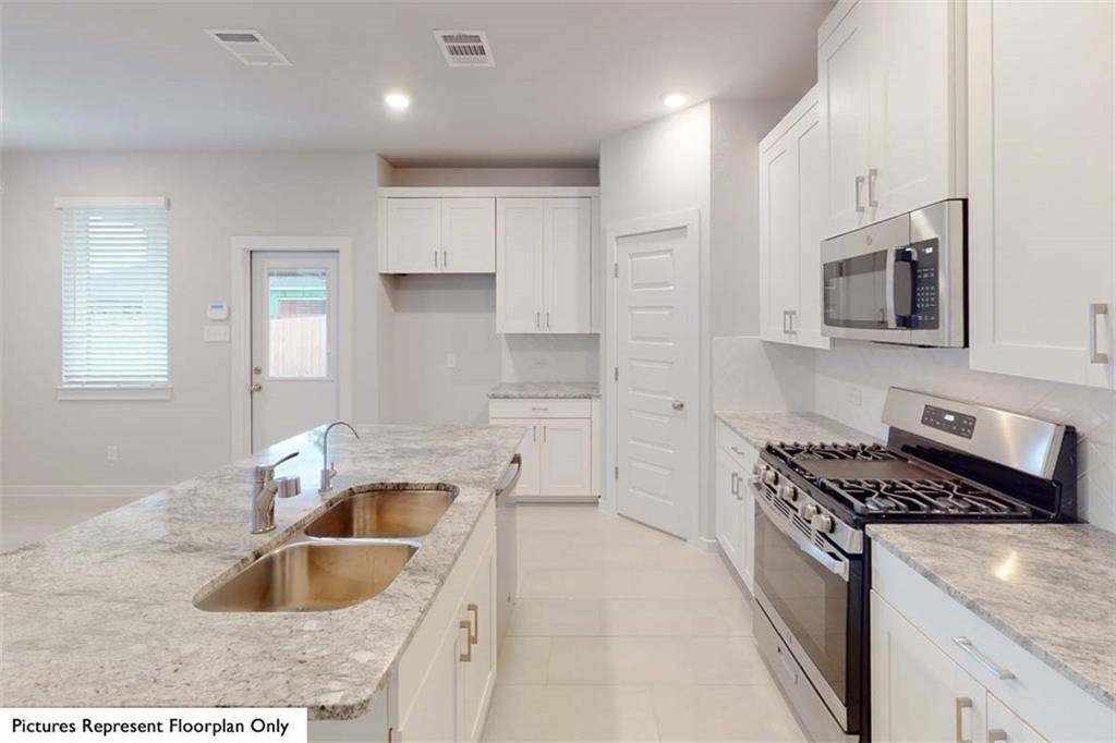209 Garner DR, Kyle, TX 78640