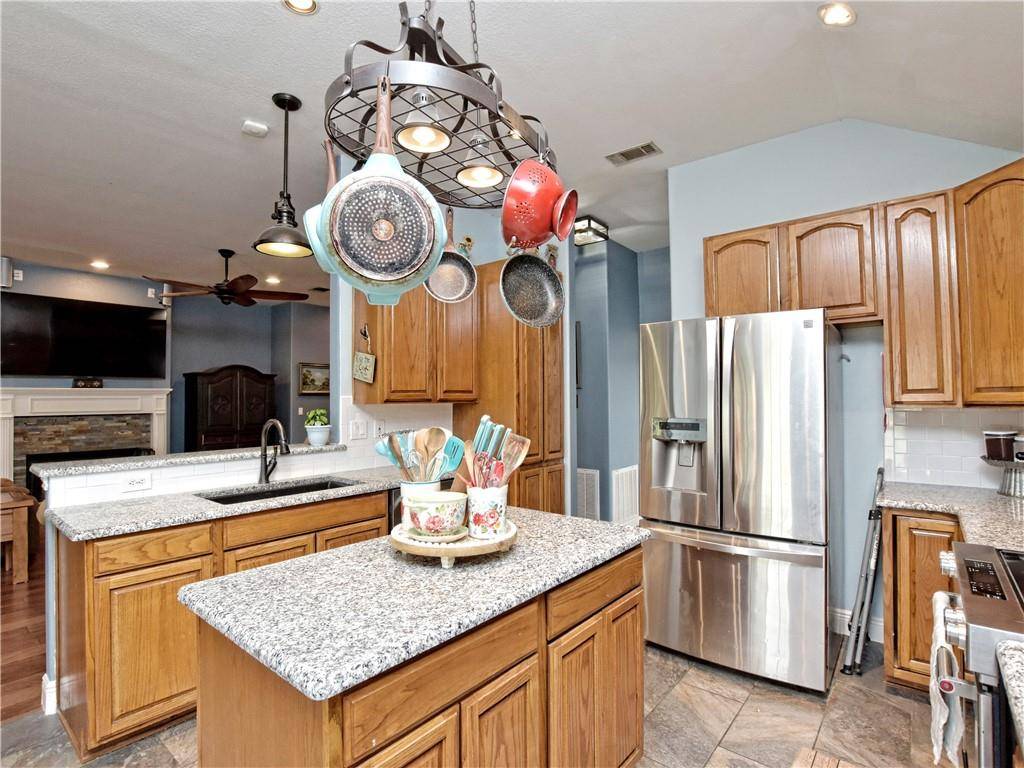 106 Creek Ridge DR, Bastrop, TX 78602