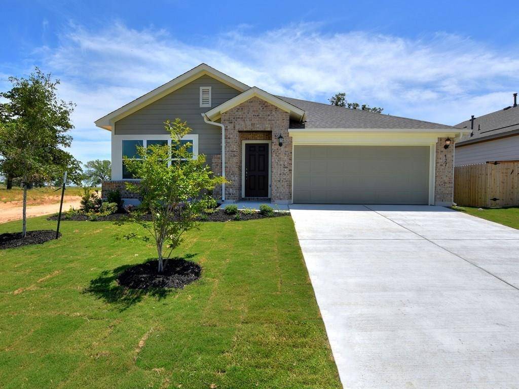 127 Patrick Herndon DR, Bastrop, TX 78602