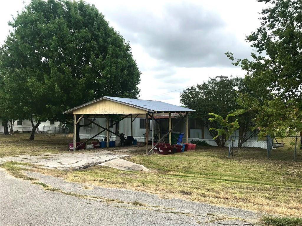 304 N Lampasas, Manor, TX 78653
