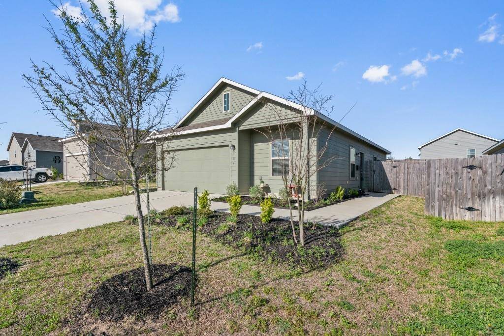 384 Moon Stone TRL, Buda, TX 78610