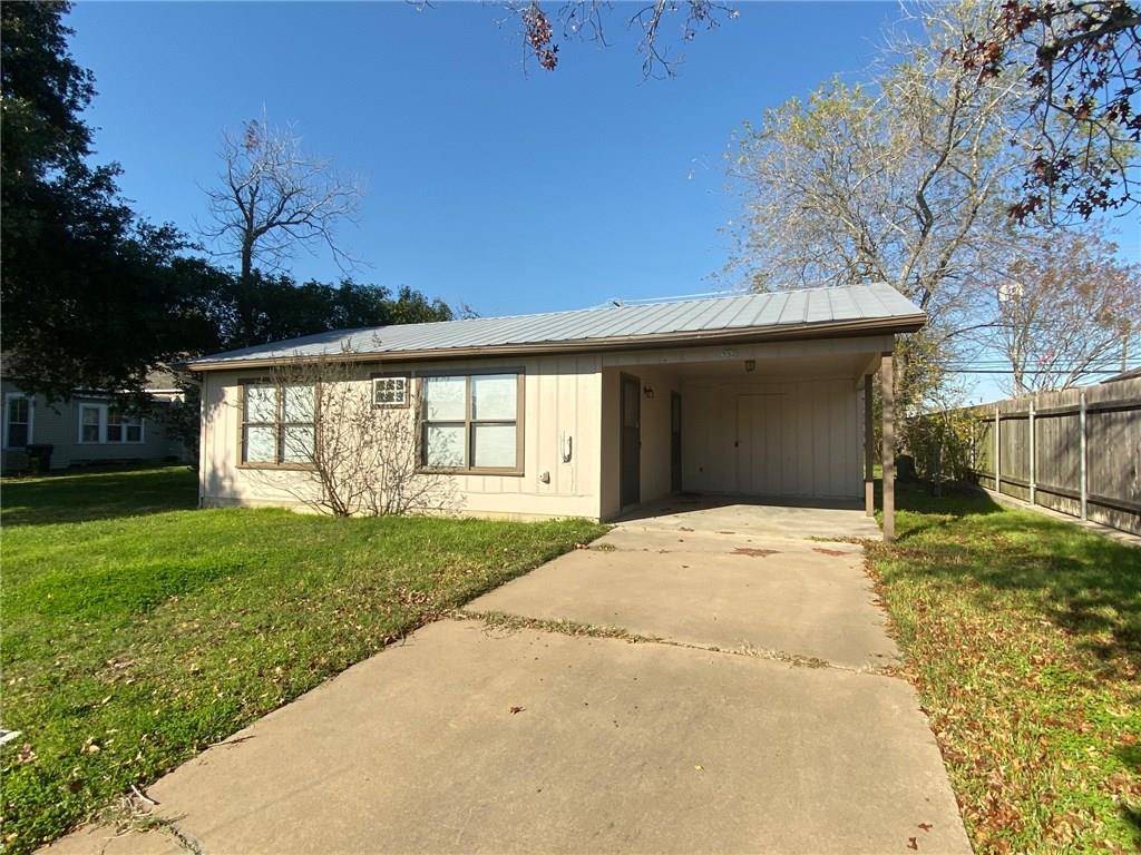 557 E Hempstead ST, Giddings, TX 78942