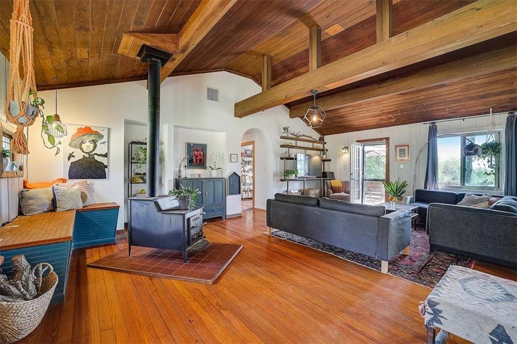 317 Walnut Creek RD, Bastrop, TX 78602