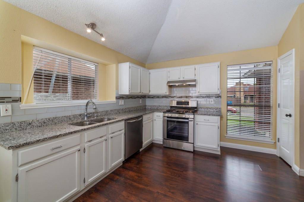 2402 Mesa Park DR, Round Rock, TX 78664