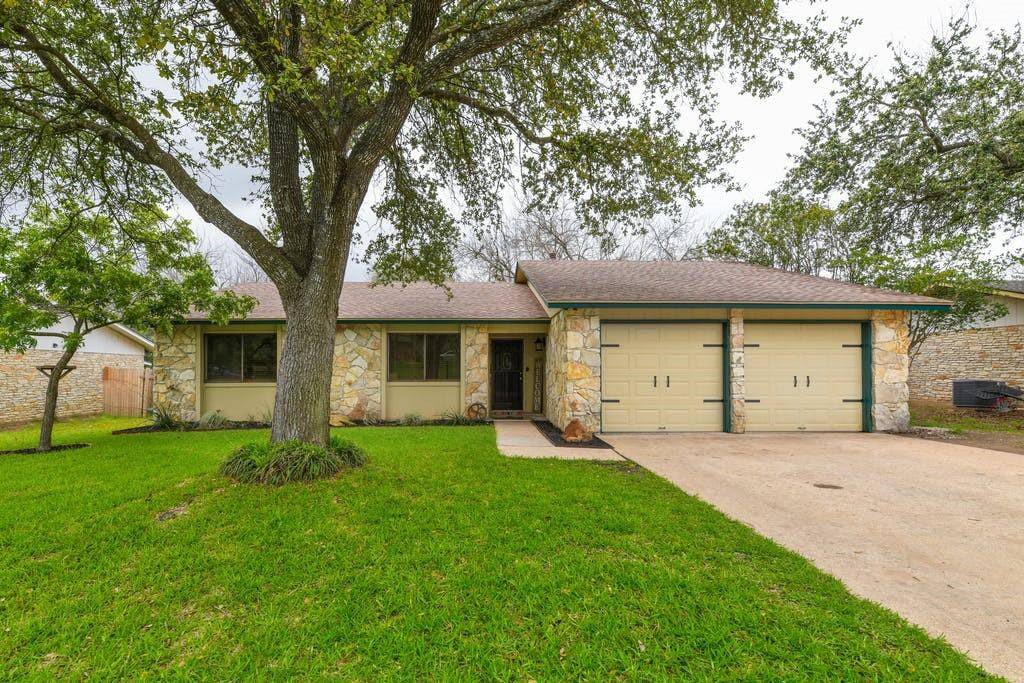 2207 Carolyn DR, Taylor, TX 76574